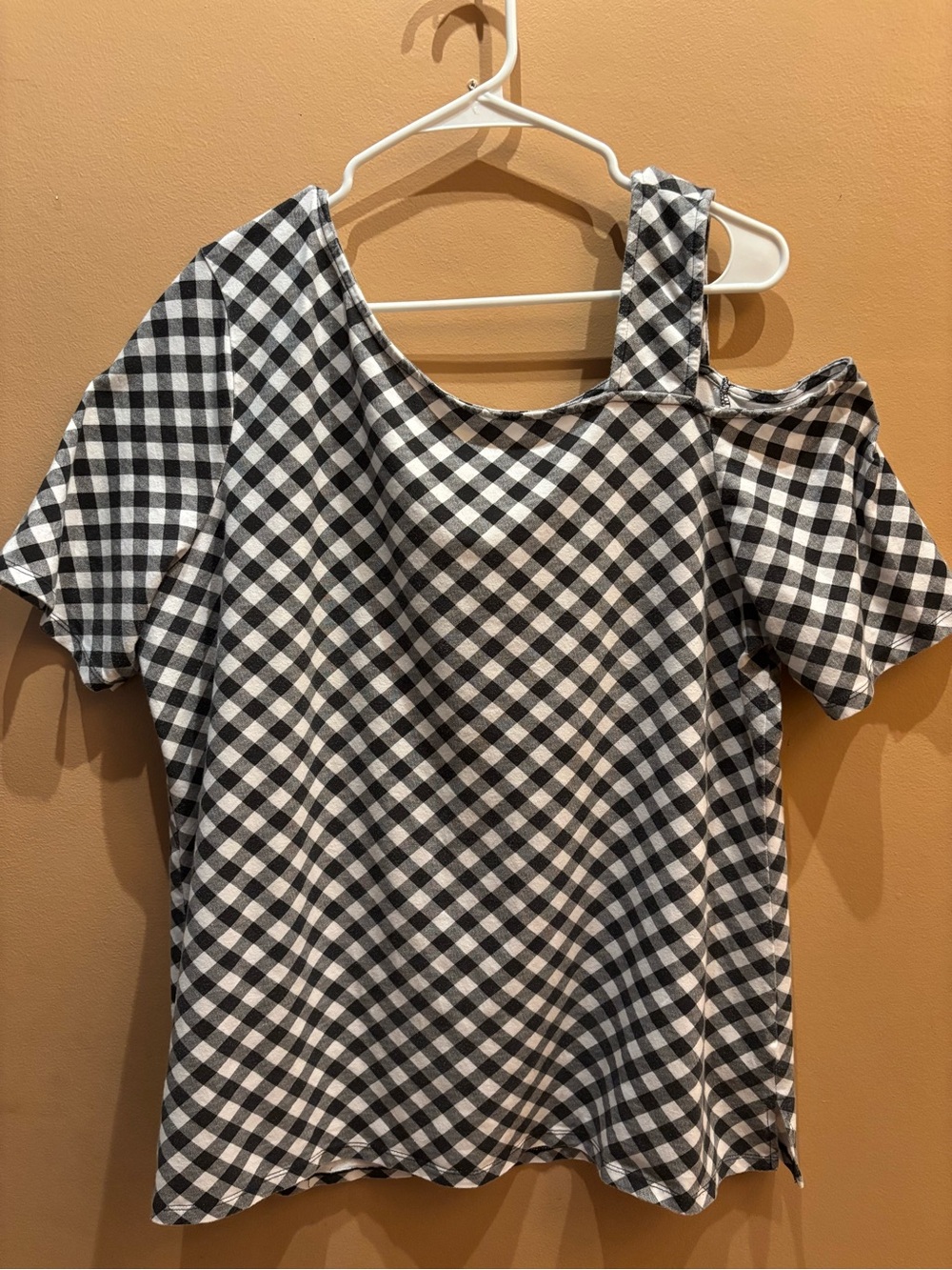 Isaac Mizrahi Live Asymmetrical Top 1X Short Sleeve Knit Black White Che… - Picture 6 of 8